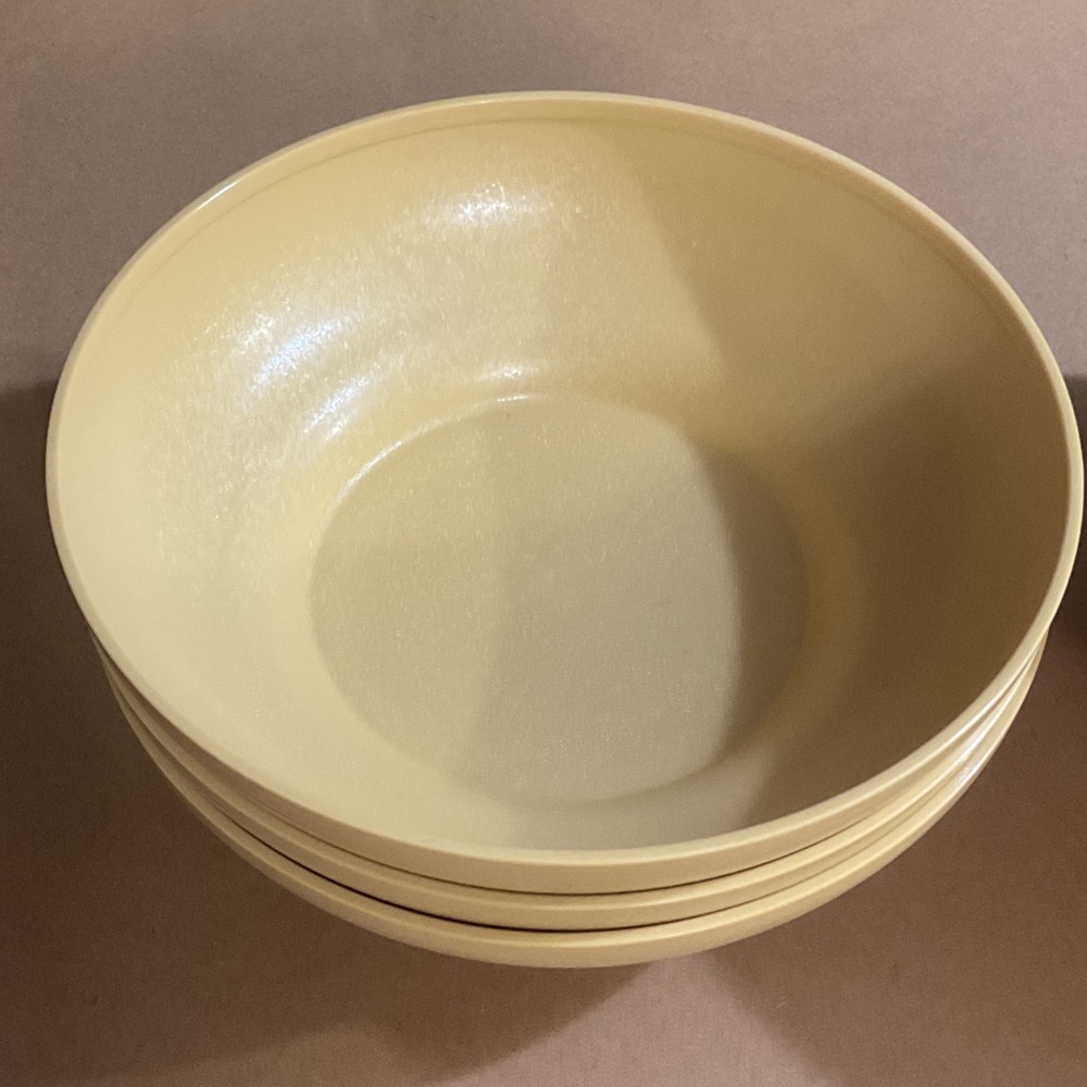 6 Gold color tupperware bowls - Picture 4 of 6